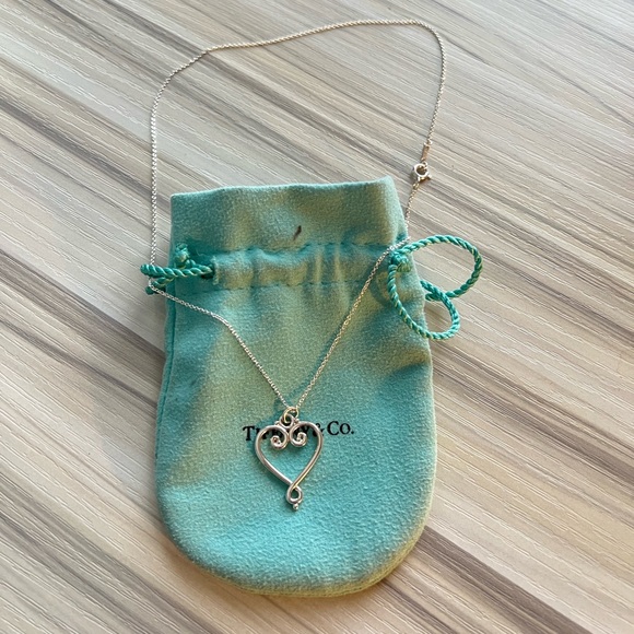 Tiffany & Co. Paloma Picasso Venezia Goldoni Heart Necklace - Picture 2 of 2